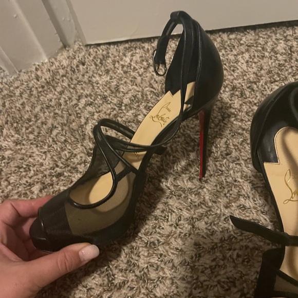 Perfect condition mariacar louboutins - Picture 3 of 8